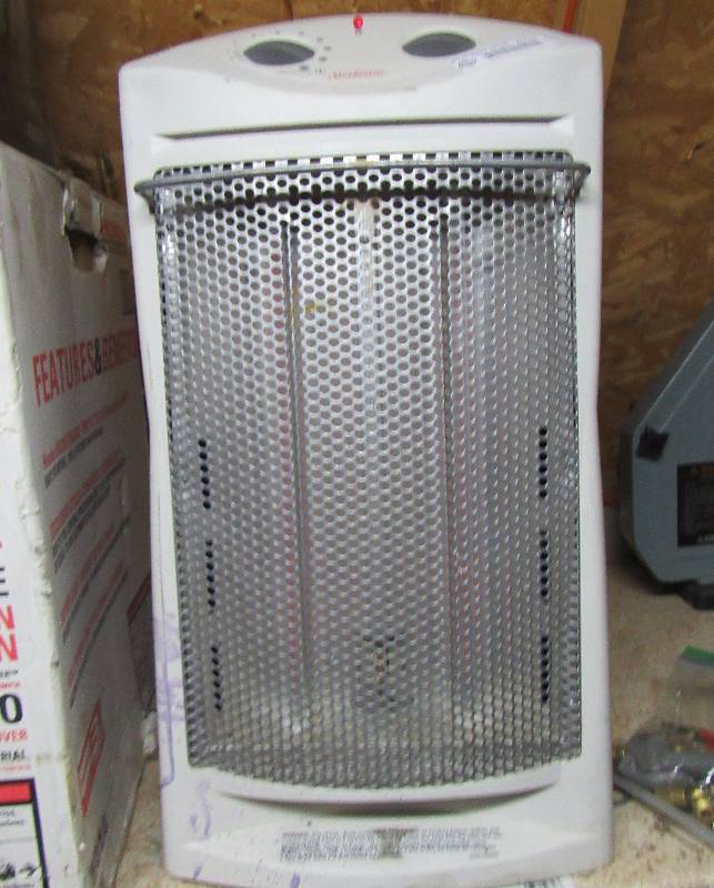 lot 4211 image: Sunbeam Space Heater - WORKS