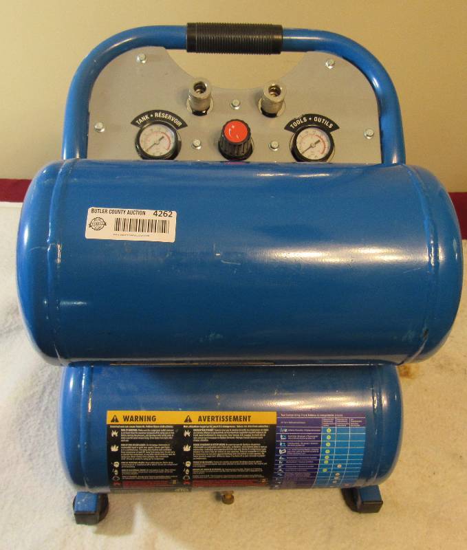 lot 4262 image: Electric Air Compressor - See Photos -WORKS
