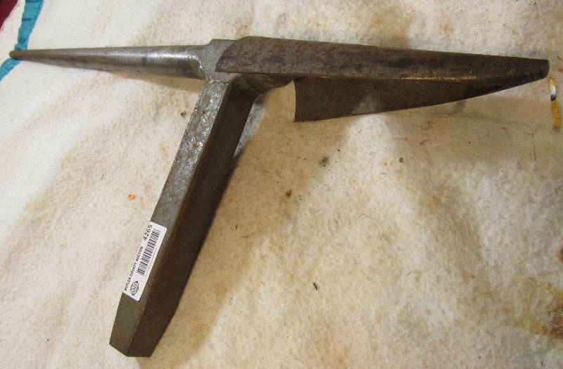 lot 4265 image: T-Post - Iron Hand Tool - See Photo - This is what you need