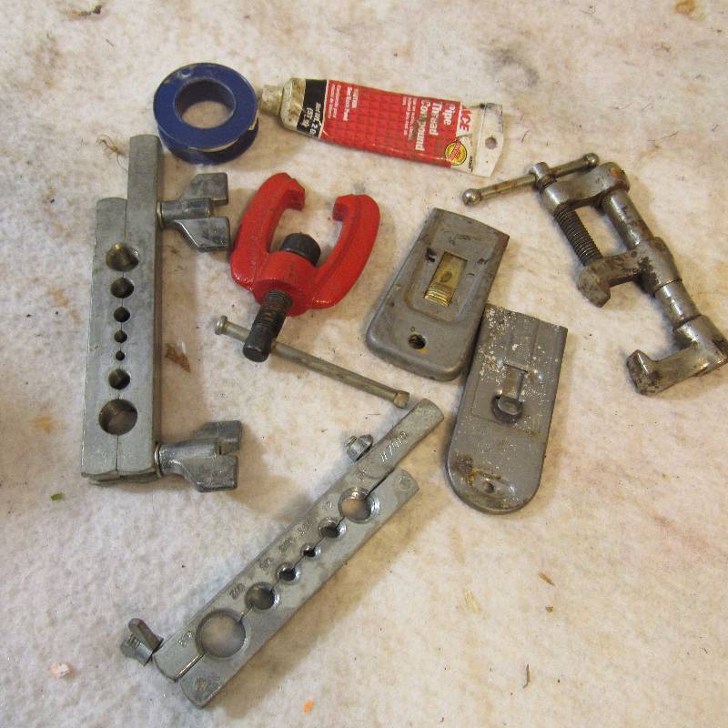 lot 4742 image: Lot of Hand Tools - Pipe Flares, Scrapers Clamps, etc ... See Photo