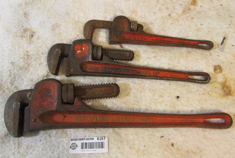 lot 6167 image: Lot of 3 Heavy Duty Pipe Wrenches