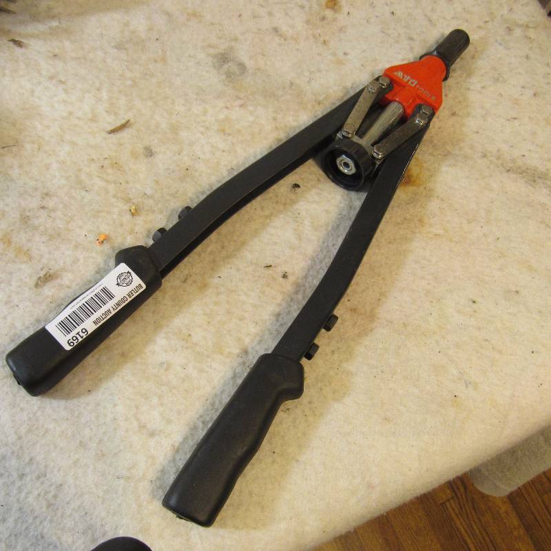 lot 6169 image: ADT Heavy Duty Hand Riveter