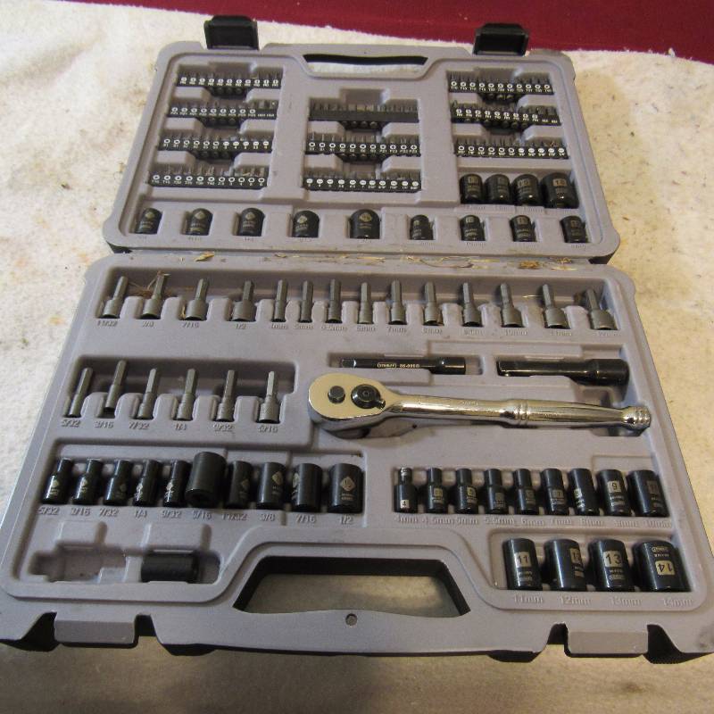 lot 6171 image: Big STANLEY Socket Set w Ratchet (7-85-715) - w case Metric and Inches Lots of bits