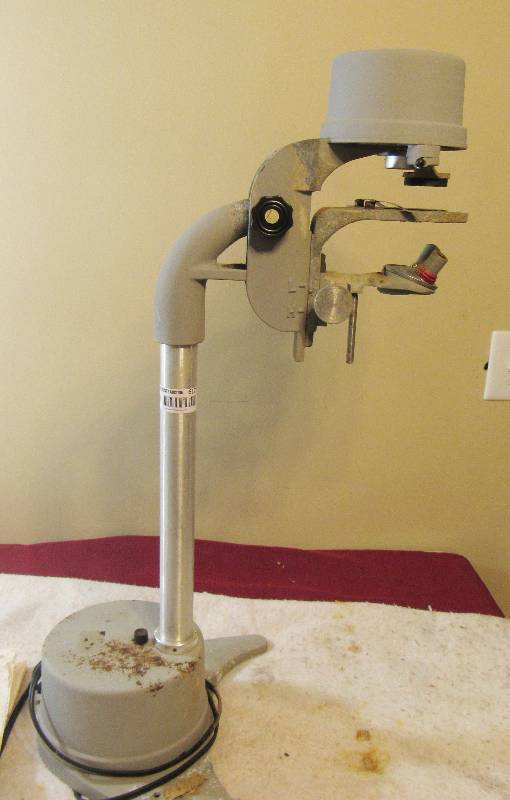 lot 6177 image: Bausch & Lomb Microprojector Microscope - see photos