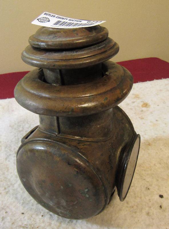 lot 6244 image: Antique Brass Lamp - See Photos
