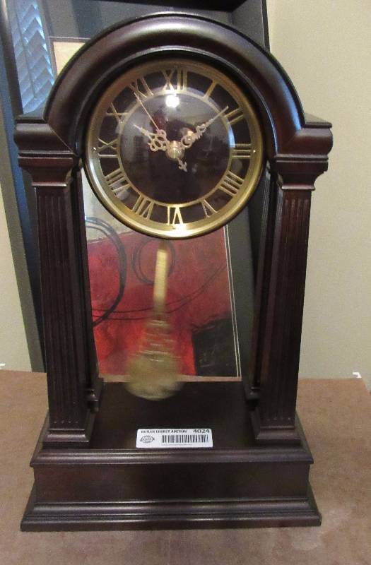 lot 4024 image: Decorative Mantel Clock - Perfect Working Condition - See Photos