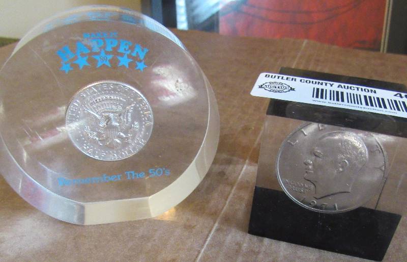 lot 4030 image: Lot of 2 coins - Encased in plaques - Eisenhower Silver Dollar & Kennedy Half Dollar says Make it Happen 89 - WOW