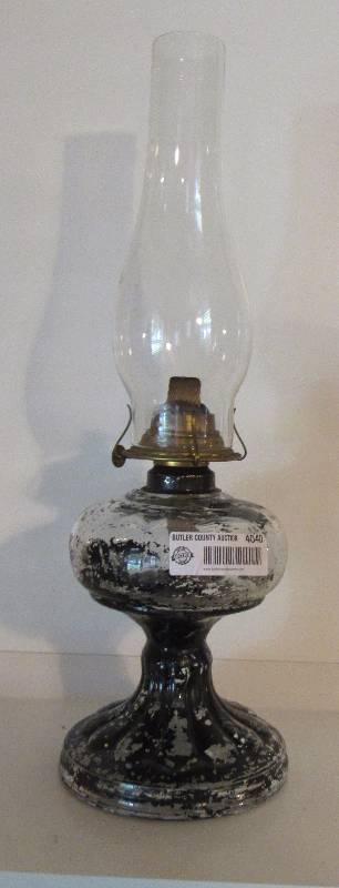 lot 4040 image: Vintage Oil Lamp - Appears to have been painted - paint is chipping - See photo