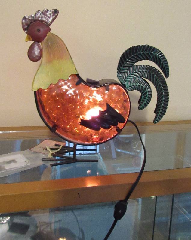 lot 4043 image: Cool Decorative Rooster Lamp - Works