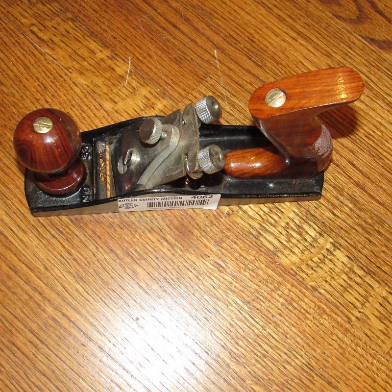 lot 4062 image: Plane - No 33