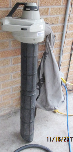 lot 6174 image: Leaf Blower - Craftsman PowerBlower - powers on but needs help
