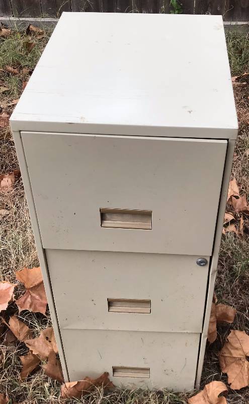 lot 6389 image: Three Drawer File Cabinet