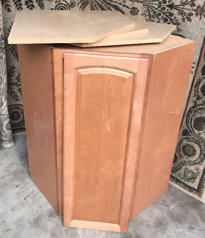 lot 6394 image: Big Upper Corner Cabinet with 3 Shelves