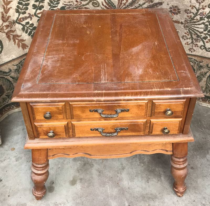 lot 6396 image: Nice End Table - READY TO BE REFINISHED