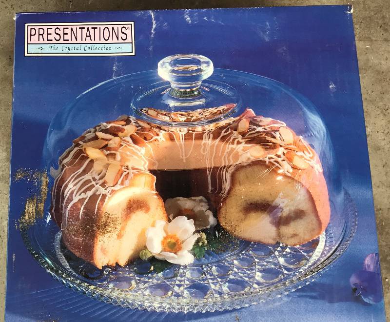 lot 6398 image: Presentations The Crystal Collection Covered Cake Plate