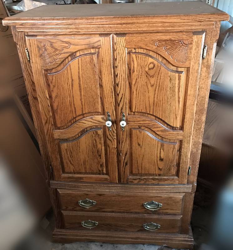 lot 6419 image: Nice Oak Cabinet with Drawers