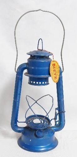 lot 2137 image: Blue Dietz Junior No. 20 Lantern- Great Condition Very Cool