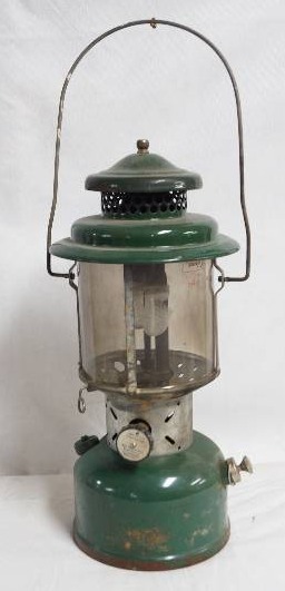 lot 2138 image: Vintage Coleman Lantern - Double Mantle 1960 - Very Cool Green