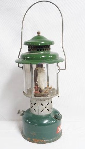 lot 2142 image: Vintage Coleman Lantern - Double Mantle MFG July 1952 - Very Cool Design See Photos