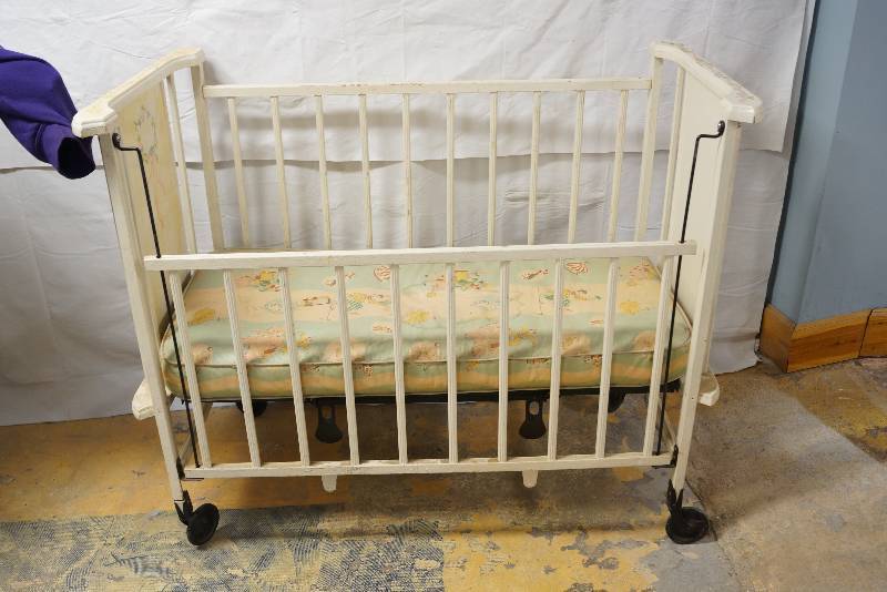 Vintage Wooden Baby Crib W Mattress Included Beautiful Hand