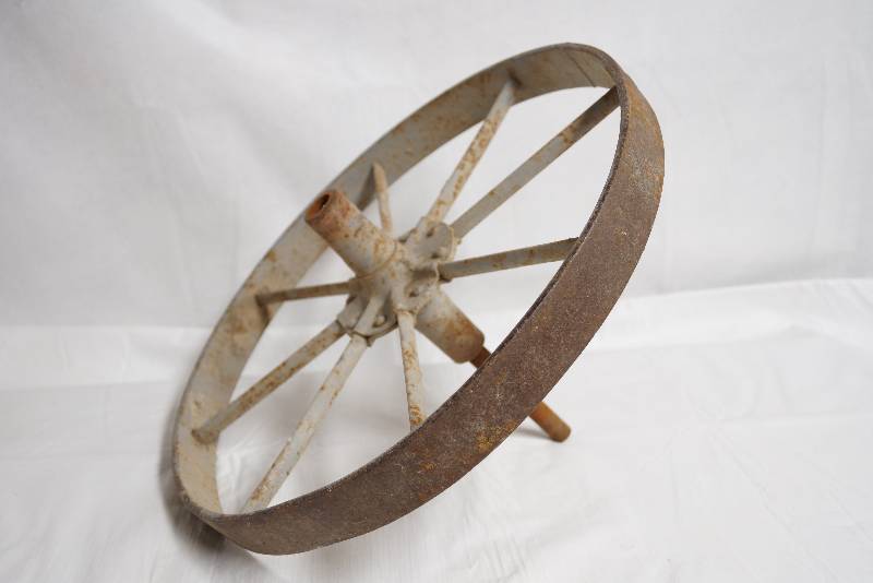 lot 2165 image: Very Old Vintage Metal Wheel- Very Neat Barnyard Find