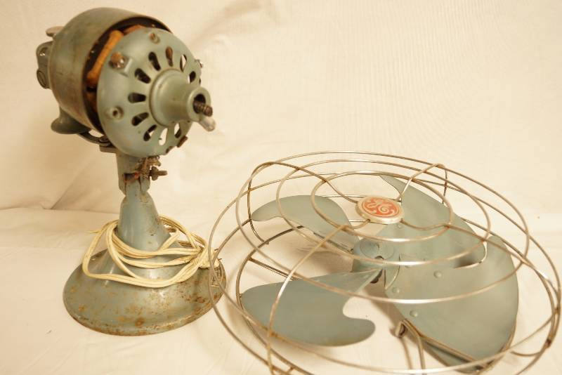 lot 2534 image: Vintage GE Parts Fan - No.94 - All parts seem to be there - great restoration project - these bring good money