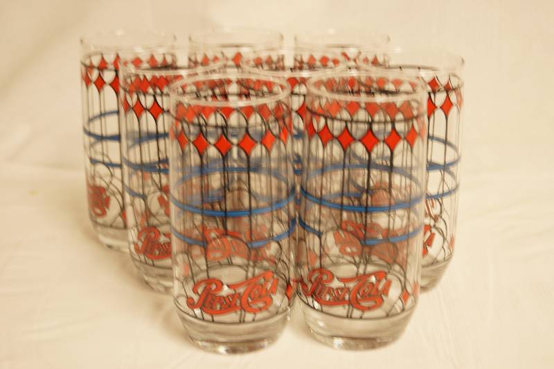 lot 2543 image: Lot of 8 Vintage PEPSI-COLA Glasses - stained glass style - Collectible