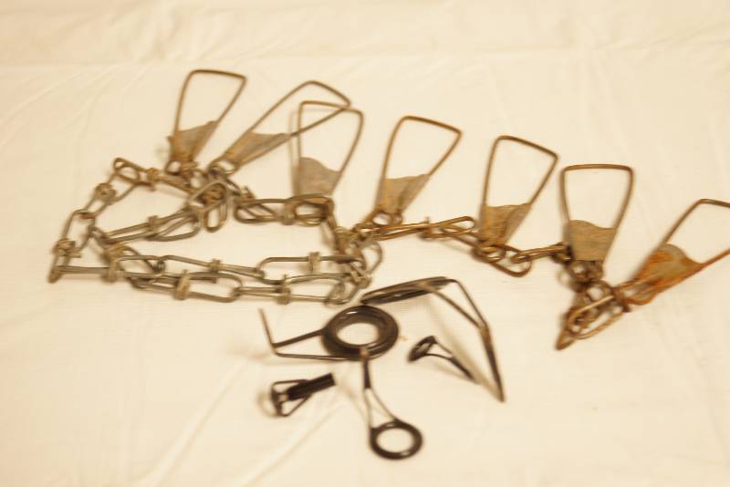 lot 2545 image: Lot of fishing items - chain stringer and Fishing Pole Eyes