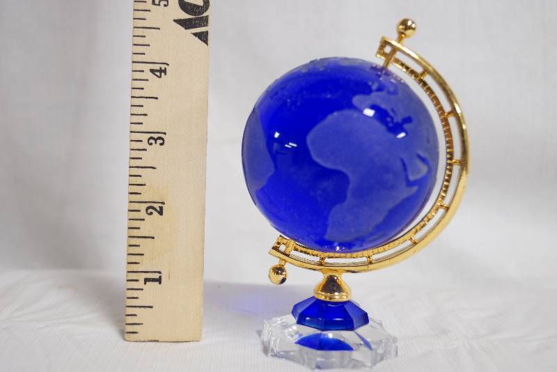 lot 2008 image: Mini Glass World Globe- Great Condition Perfect for Offices