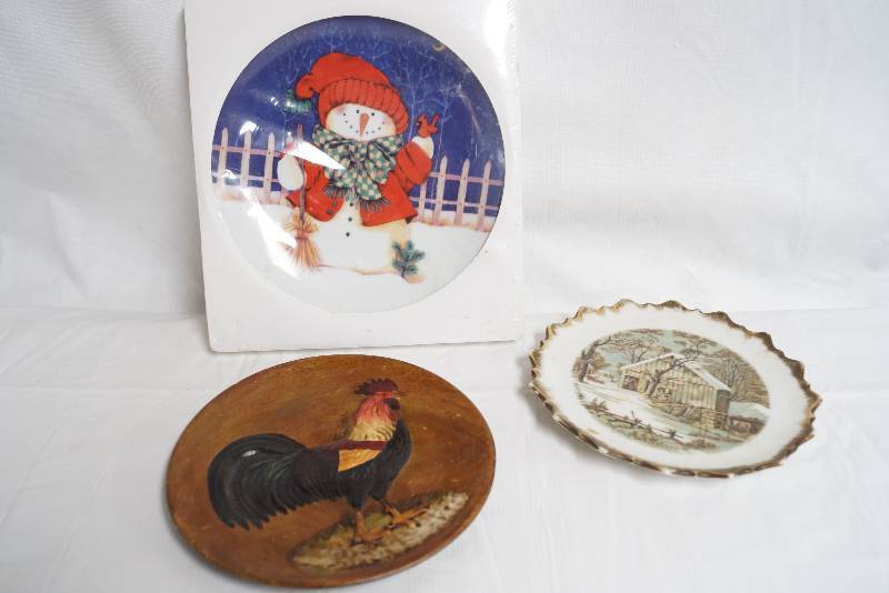 lot 2011 image: Assortment of 3 Piece Decorative Plates- All In Great Condition