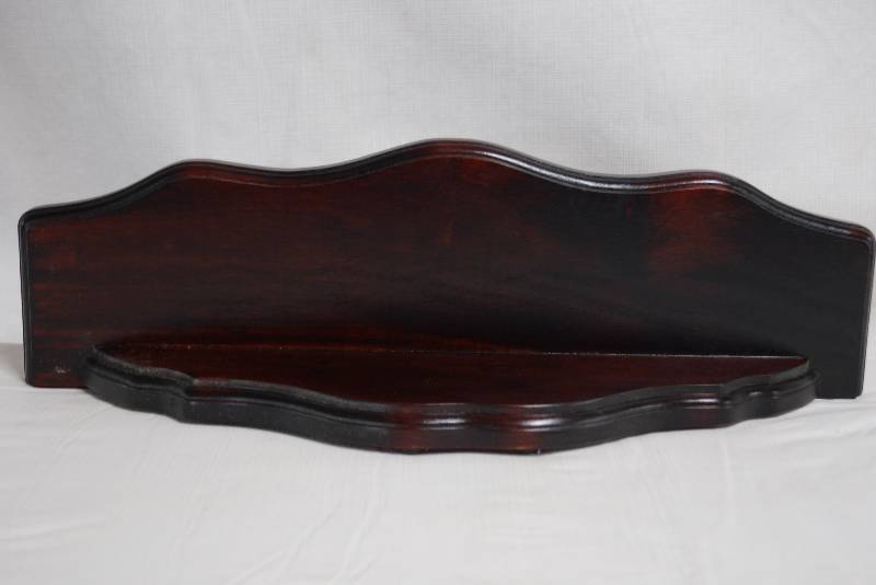 lot 2017 image: Beautiful Wooden Shelf- Great Condition and Unique Color