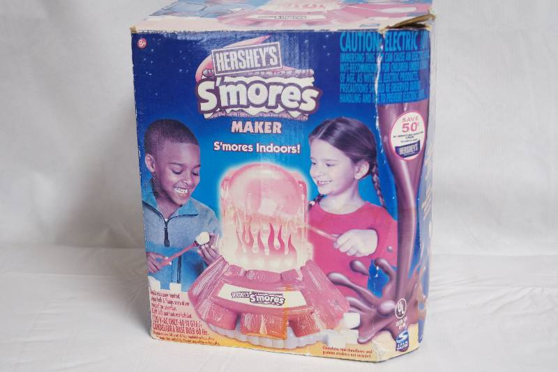 lot 2018 image: Hersheys Indoor Smores Maker- Great Fun for The Kids