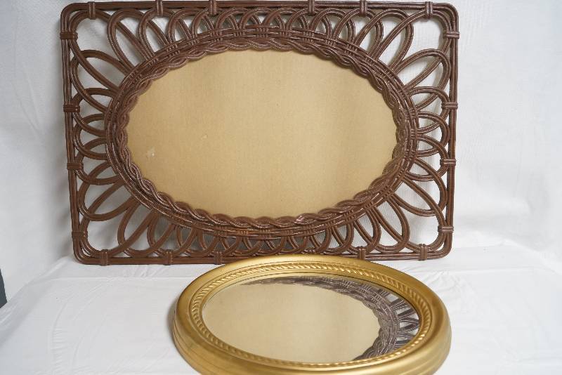 lot 2031 image: Set of 2 Oval Mirrors- One Without Glass- Great Condition