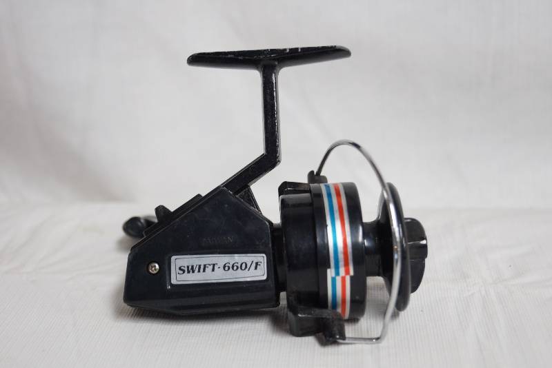 lot 2060 image: Swift 660F Cast Spinning Fishing Reel- Very Cool