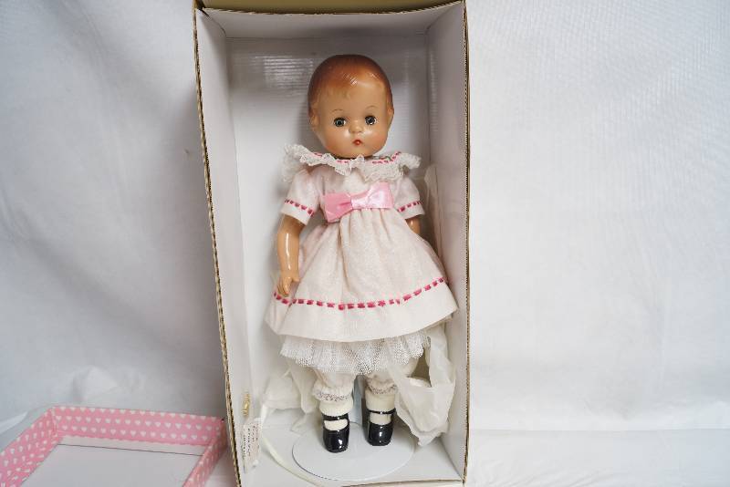 lot 2075 image: Beautiful Doll by EFFANBEE - V524 w original box, papers and keychain charm PERFECT MINT CONDITION PATSY JOAN Happy Birthday 1996