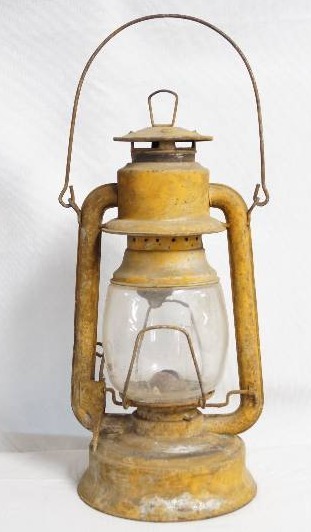 lot 2082 image: Vintage Rustic Lantern, Richards Conover and HDW Co., - Old Patina - Beautiful Kerosene Lantern See Photos