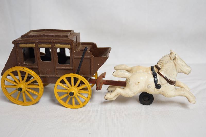 lot 2084 image: Old Iron Horses w Removable Carriage - Heavy - See photos