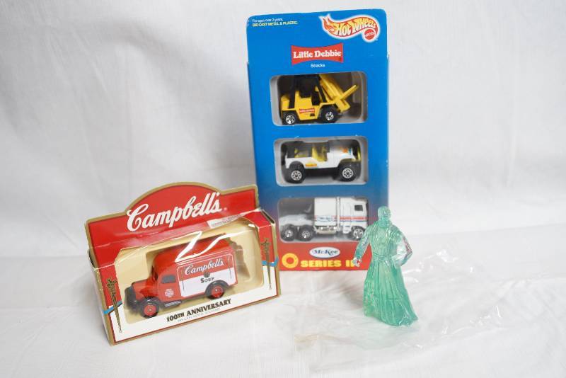 lot 2101 image: Lot of Model Cars New in the package - Hot Wheels Little Debbie Series II and Campbells Soup 100th Anniversary Truck