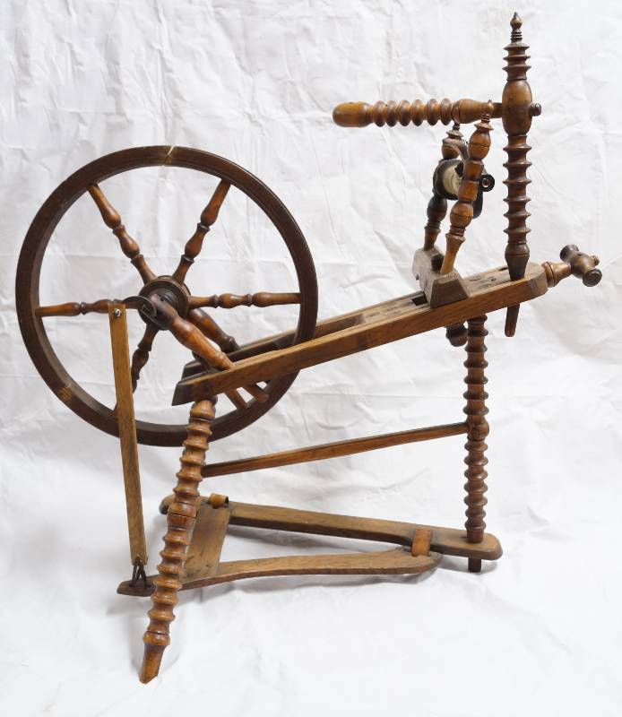 lot 2112 image: Wooden Spinning Wheel for Wool - Very Neat Find- SEE VIDEO Almost 3 ft. tall