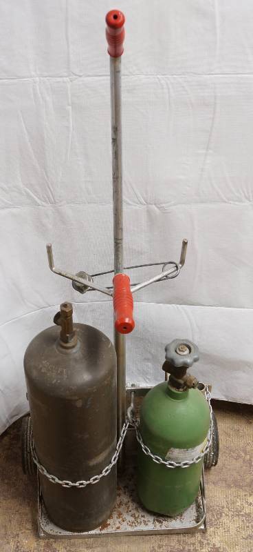 lot 2186 image: Welding and Cutting Tanks and Gauges - Oxygen and Acetylene - On tank dollycart - nice set See photos