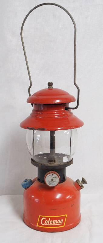 lot 2194 image: Vintage Coleman Lantern Mfg - February 1952 - Single Mantle - Model# 200A - See Photos