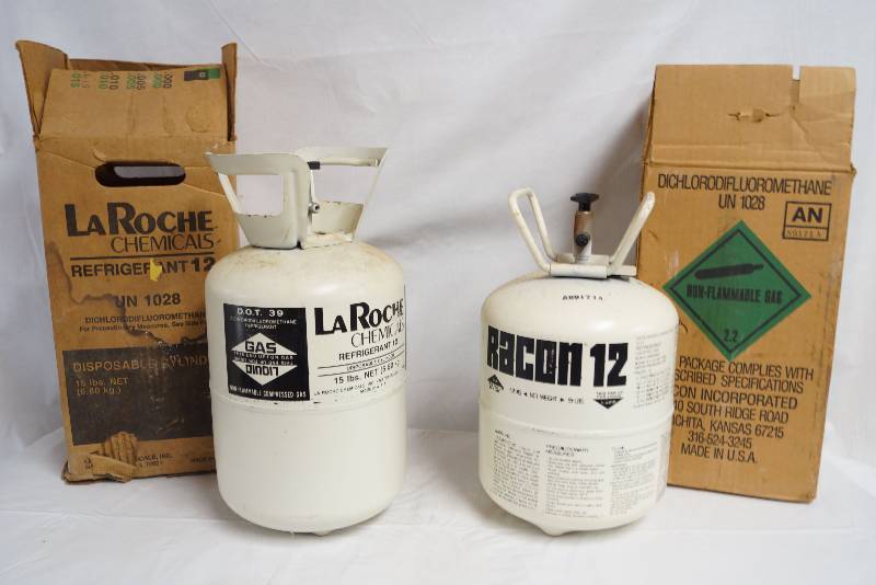lot 2183 image: Lot of 2 - RACON 12 Coolant Cylinders - 1 tank is heavier than the other - see photos for details