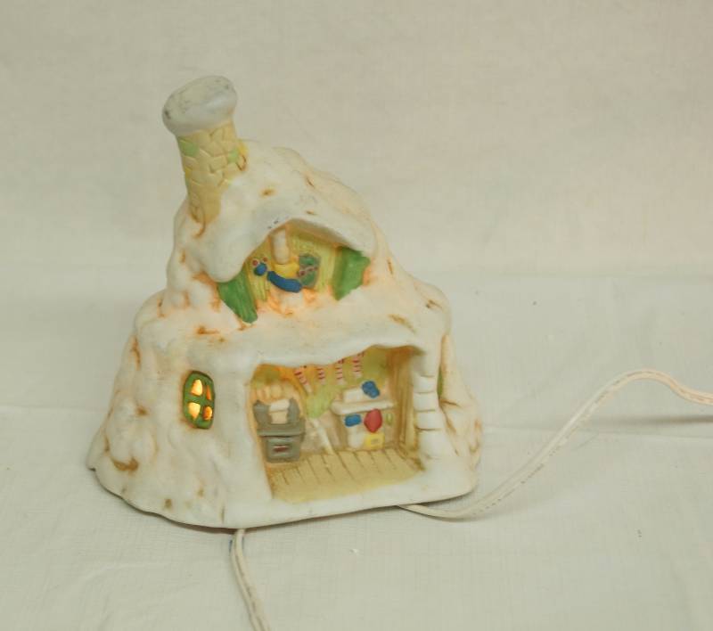 lot 6193 image: Christmas Village - Candy Shop - Porcelain Lighted Figurine - Works