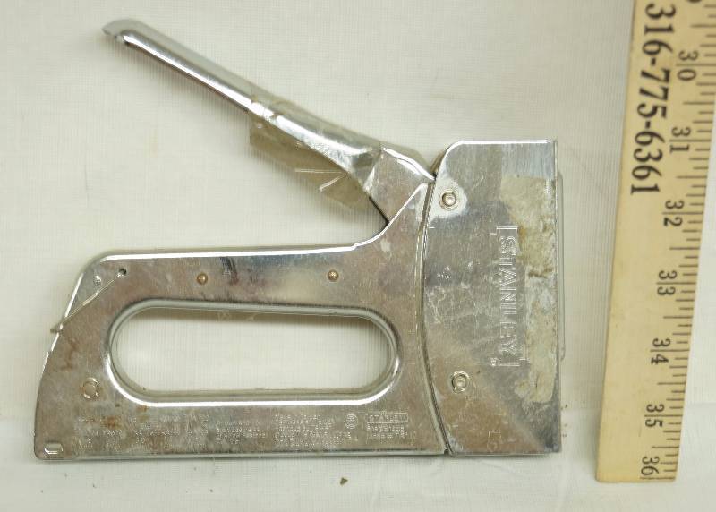 lot 6231 image: Stanley TR110 Staple Gun