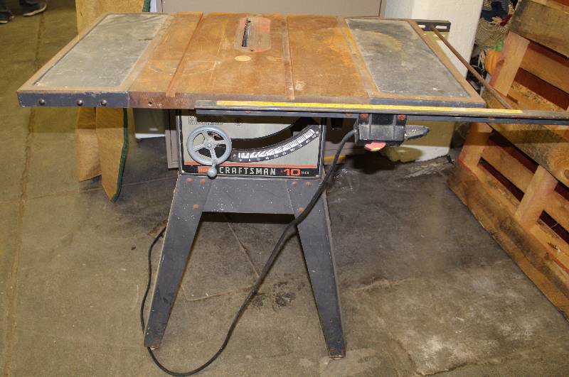 lot 2582 image: Craftsman 10 Table Saw - Works