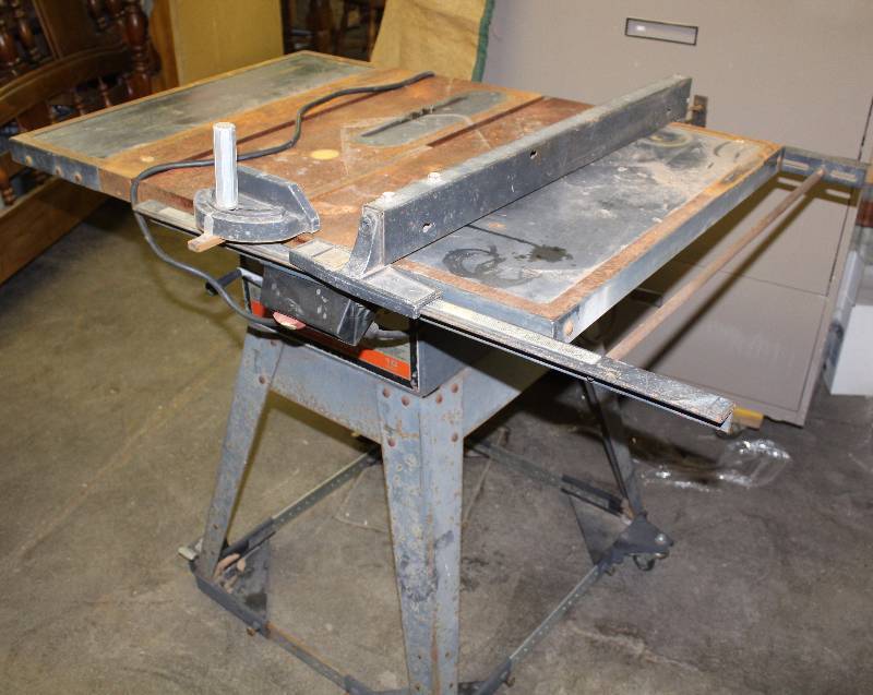 lot 2585 image: Craftsman 10 table saw on wheeled base - Works