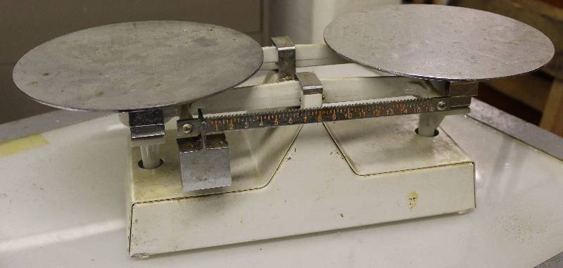 lot 2587 image: Balance Scale - see photos