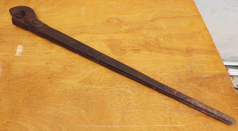 lot 2591 image: Big Pliers  Cutters Wrench Vintage