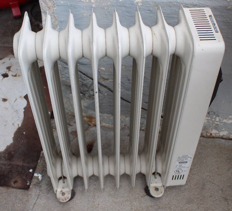 lot 2599 image: Radiant Electric Heater - The Incredible Heat Machine - WORKS