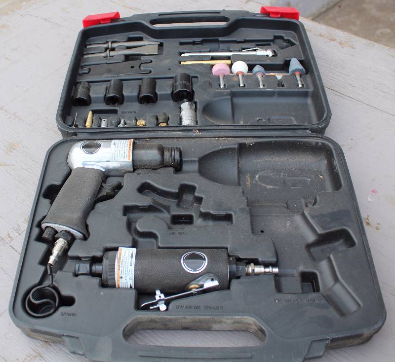 lot 3027 image: Air Tools - Air Grinder & Air Hammer